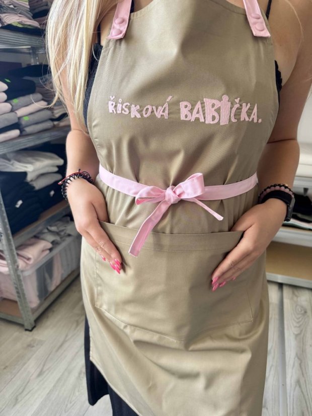 Zástěra „Navrhni si sám“ s výšivkou - Barva zástěry: láhvově zelená