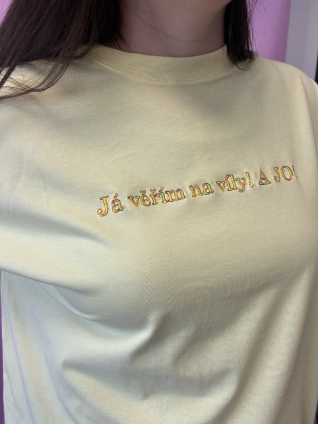 Dámské volnější tričko VĚŘÍM NA VÍLY - Velikost: S, Dámské tričko (volnější): žlutá