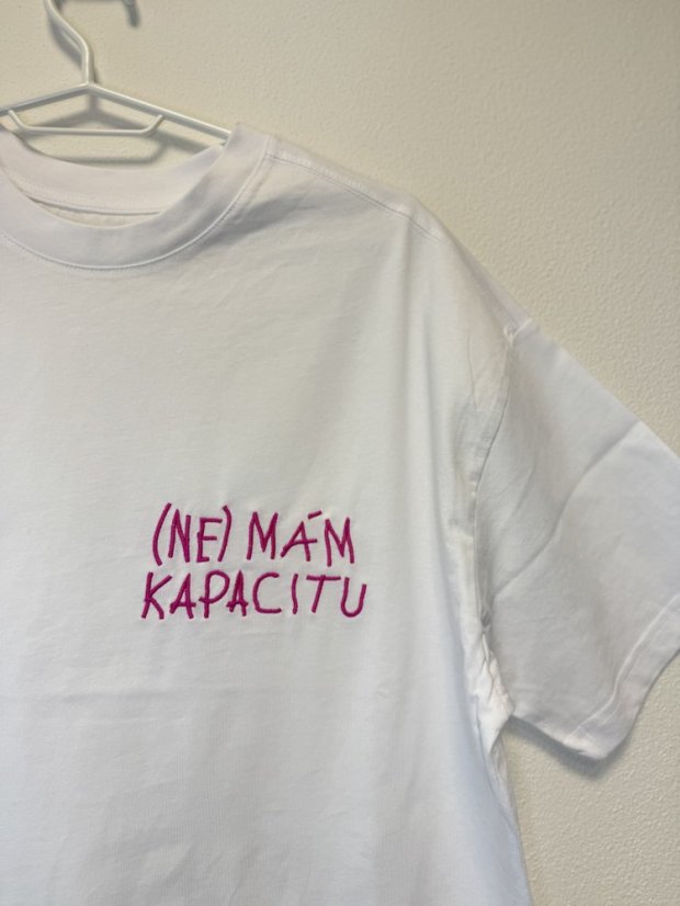 Dámské volnější tričko (NE)MÁM KAPACITU